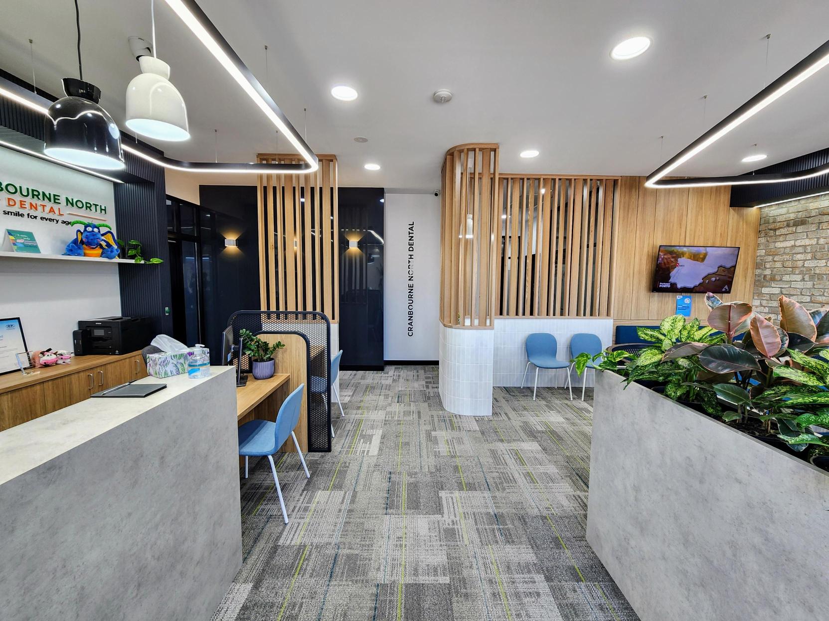 Cranbourne North Dental Reception On William Thwaites Blvd